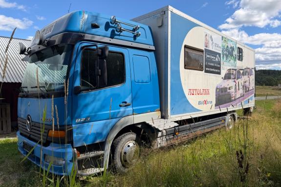2000 Mercedes-Benz Atego 823 - skapbil