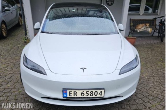 2026 Tesla Model 3 Long Range RWD soltak skinn EU OK 06.2030 KUN 9000km