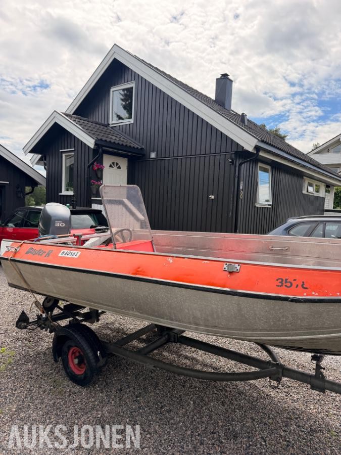 1985 Buster R med Yamaha 30 hk og tilhenger