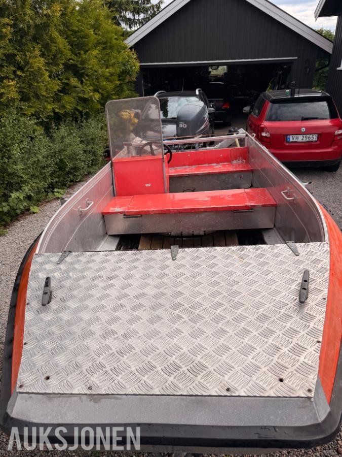 1985 Buster R med Yamaha 30 hk og tilhenger