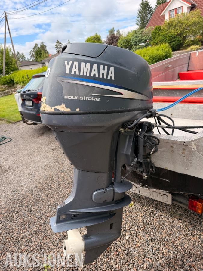 1985 Buster R med Yamaha 30 hk og tilhenger
