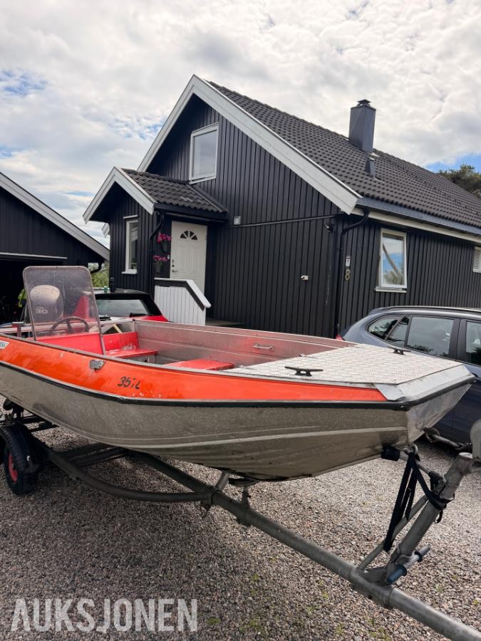 1985 Buster R med Yamaha 30 hk og tilhenger
