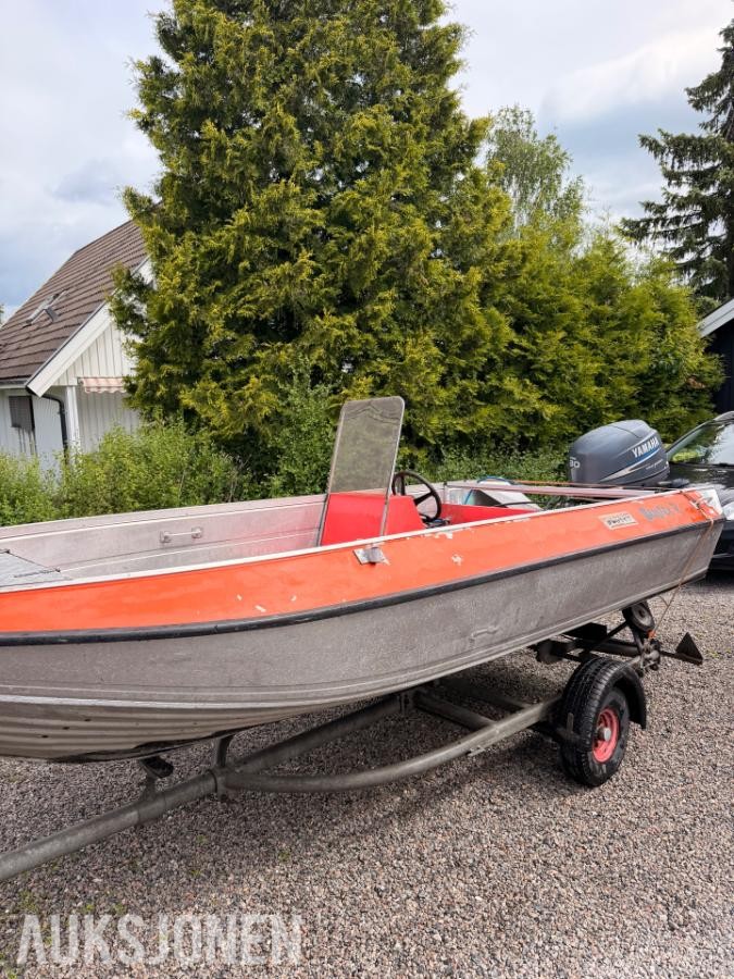 1985 Buster R med Yamaha 30 hk og tilhenger
