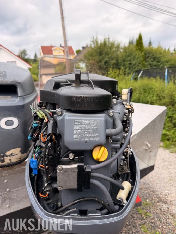 1985 Buster R med Yamaha 30 hk og tilhenger