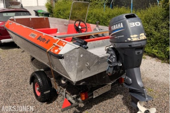 1985 Buster R med Yamaha 30 hk og tilhenger