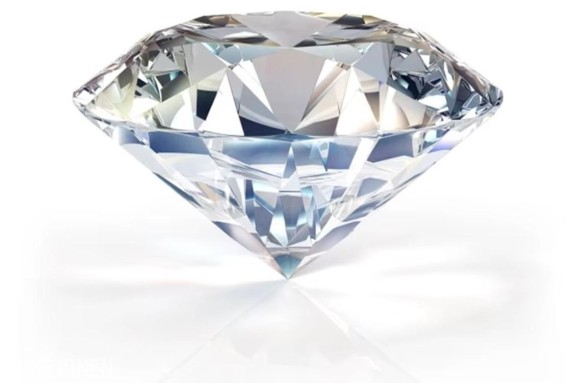 Ekstraordinær lab-diamant på hele 5,01ct, Farge E, Klarhet VVS2 og Triple Excellent.