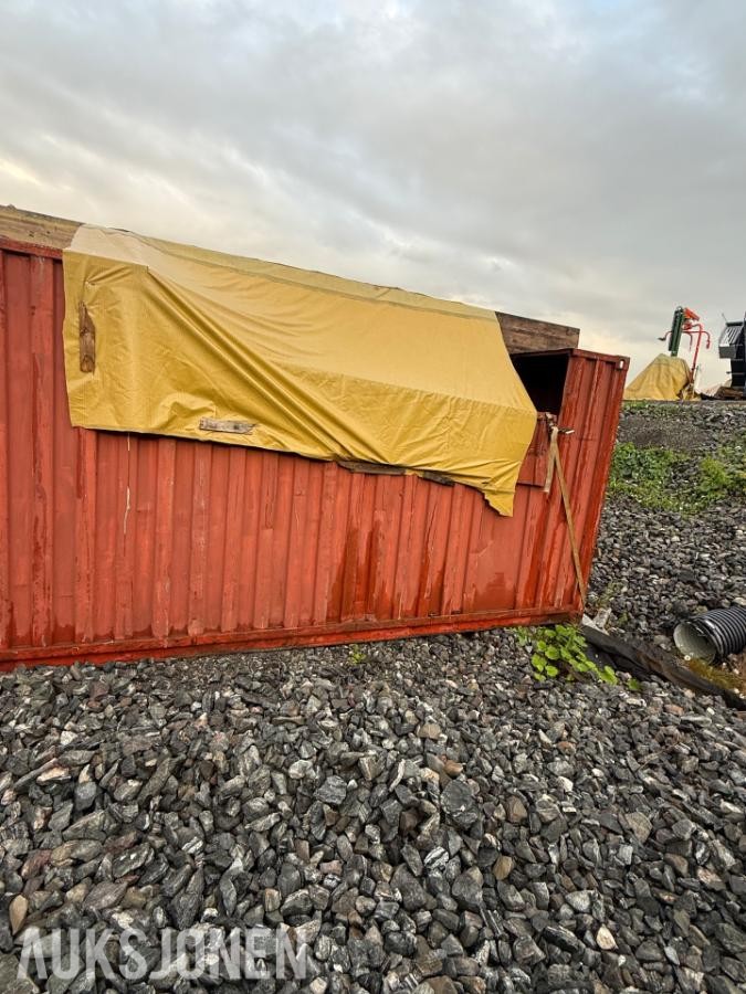 Container 7,3m x2,5m Kappet hull i tak og vegg
