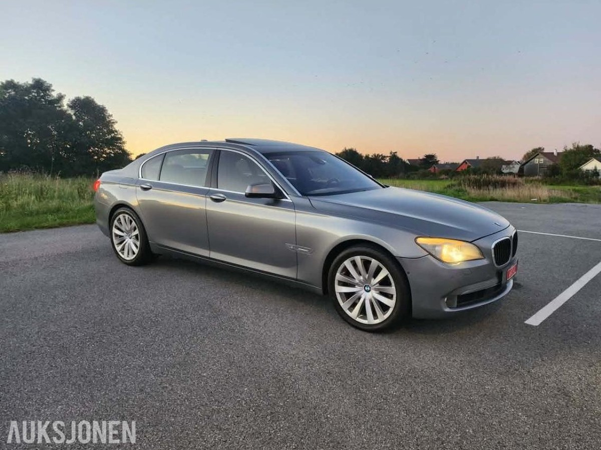 2012 BMW 760 Li V12 Bi-turbo – 180 000 km