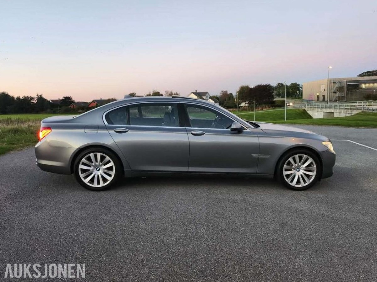 2012 BMW 760 Li V12 Bi-turbo – 180 000 km