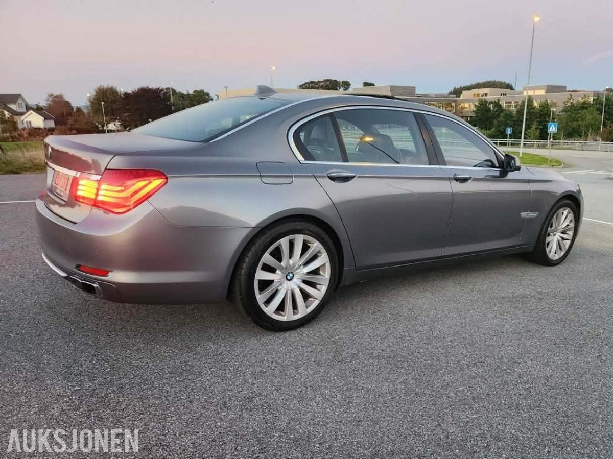 2012 BMW 760 Li V12 Bi-turbo – 180 000 km