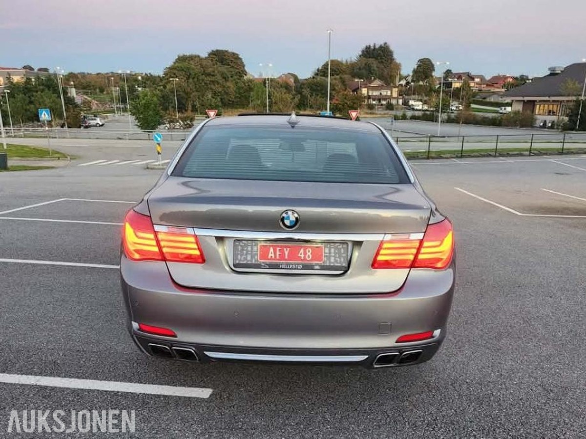 2012 BMW 760 Li V12 Bi-turbo – 180 000 km