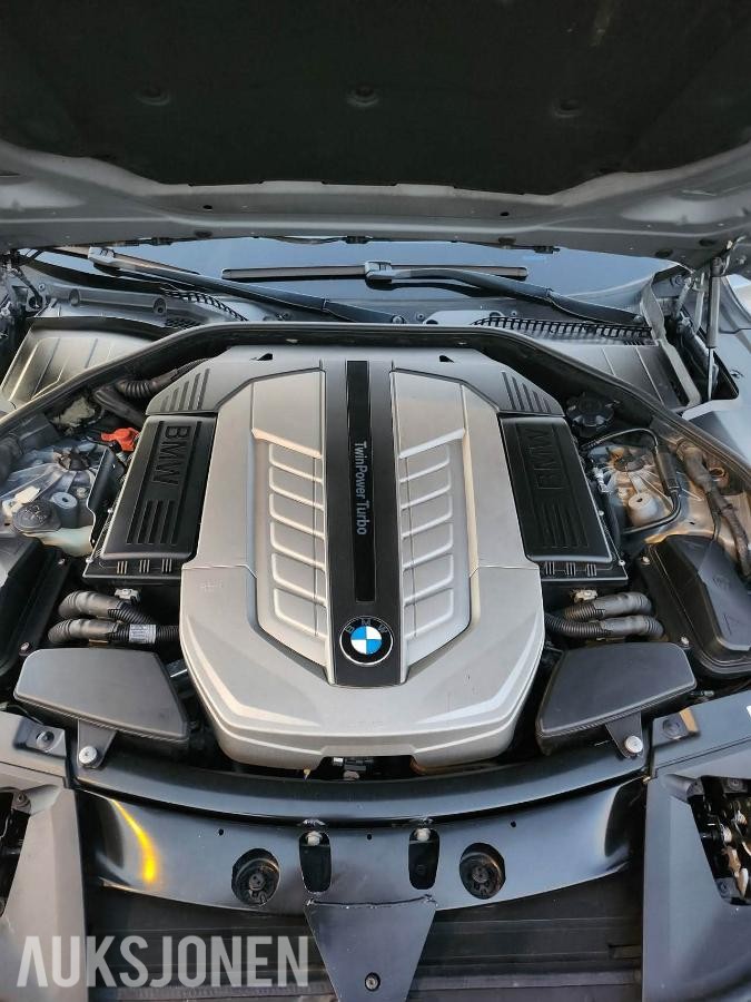 2012 BMW 760 Li V12 Bi-turbo – 180 000 km