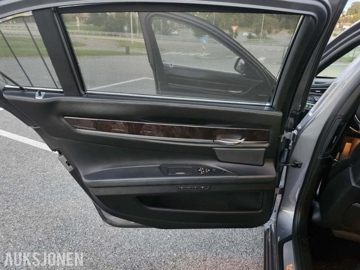 2012 BMW 760 Li V12 Bi-turbo – 180 000 km