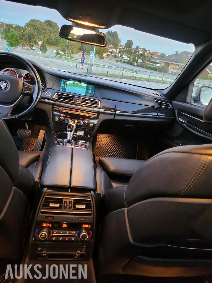 2012 BMW 760 Li V12 Bi-turbo – 180 000 km