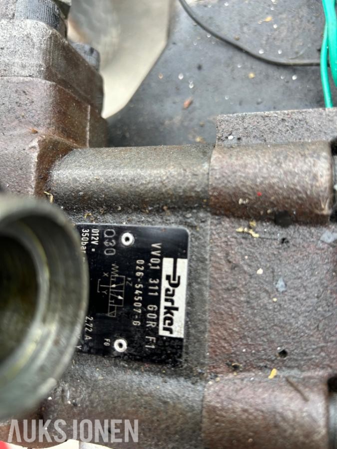 2020 Hydraulikk pumpe , oljefordeler og oljekjøler, 2 timer