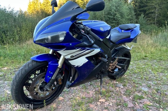 2004 Yamaha YZF-R1