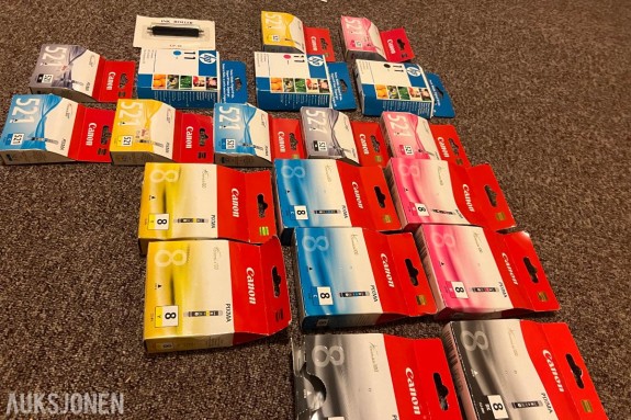 2010 Stor pakke med originale Canon PIXMA-blekkpatroner 521 og 8 + HP 11 Canon PIXMA PGI-520 / CLI-521 – flere farger * Canon PIXMA PGI-8 / CLI-8 – flere farger * HP 11