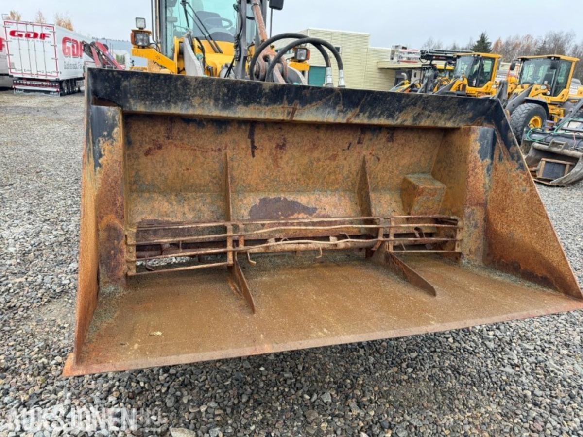 Kils Maskin sandstrøer 2800 liter – 240 cm arbeidsbredde