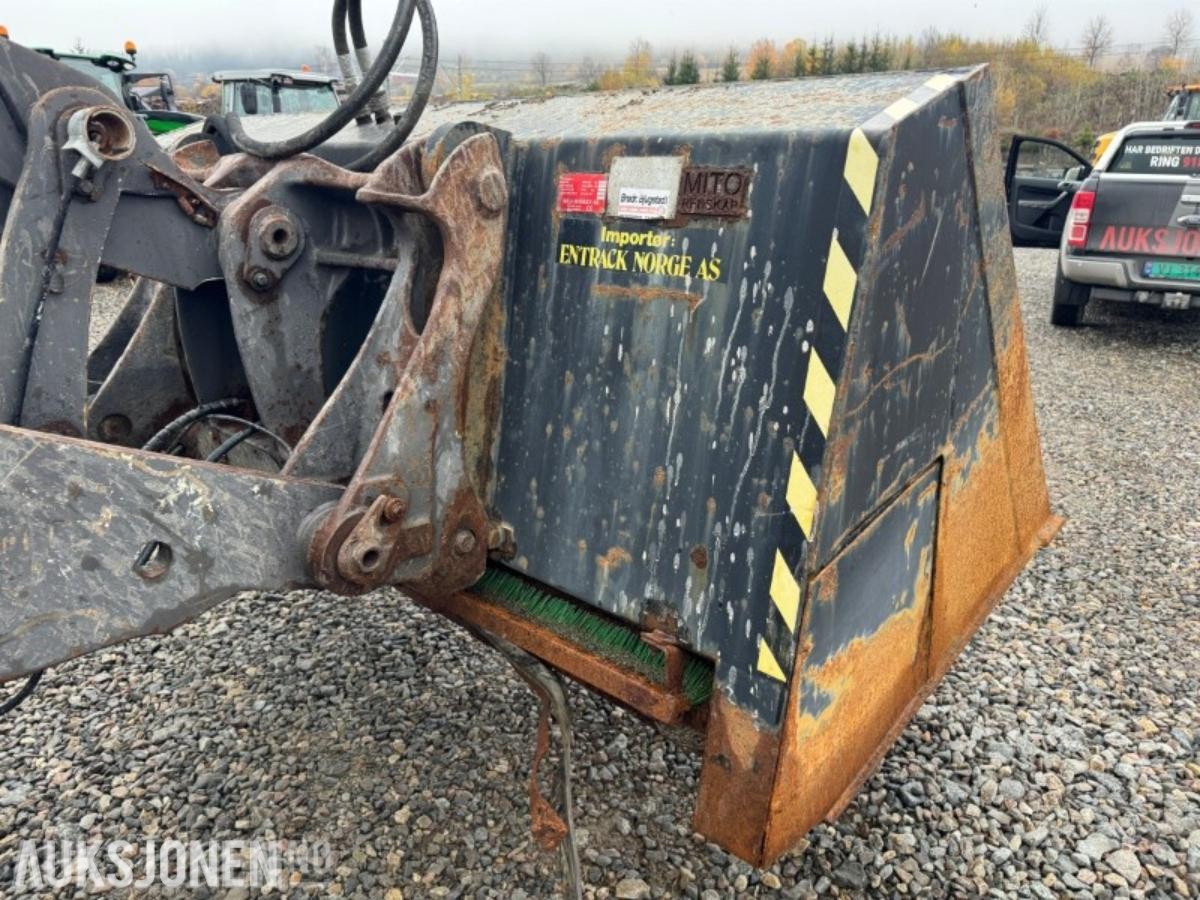 Kils Maskin sandstrøer 2800 liter – 240 cm arbeidsbredde