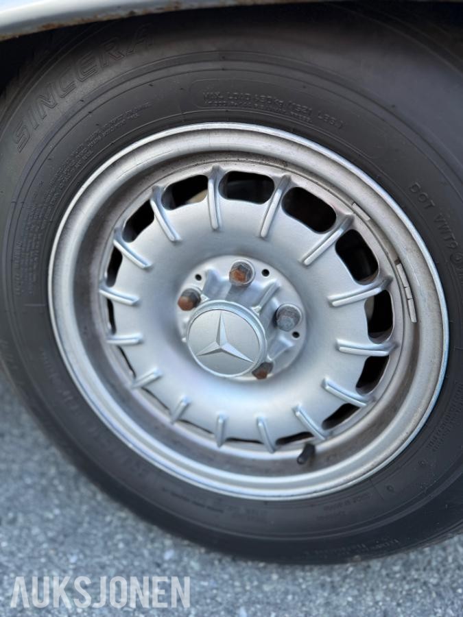 1973 Mercedes-Benz 450 SLC 4.5 V8 224hk AUTOMAT SKINNINTERIØR 135000km