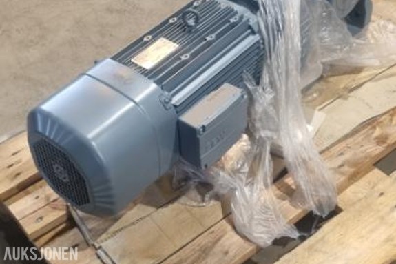 Sew-eurodrive 7,5kW motor m/gir