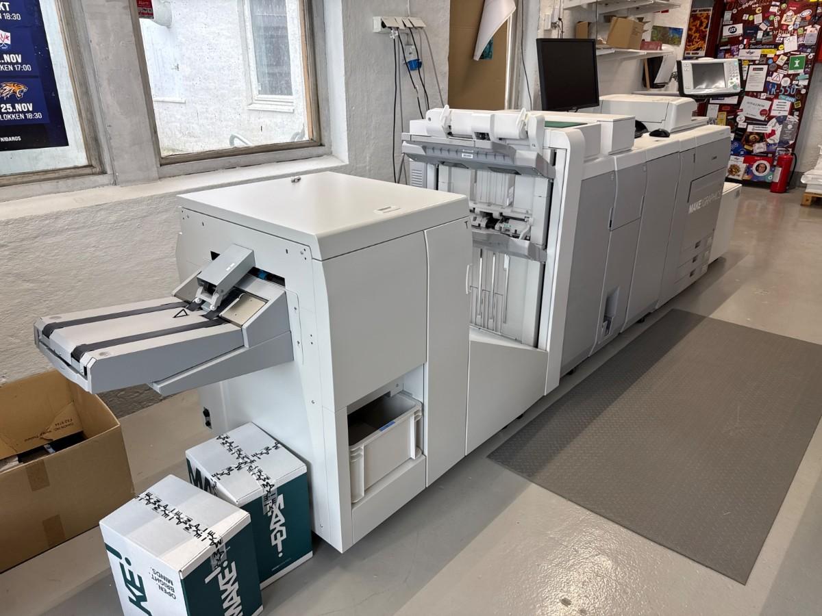 Canon imagePRESS produksjonssystem F163000 med etterbehandling