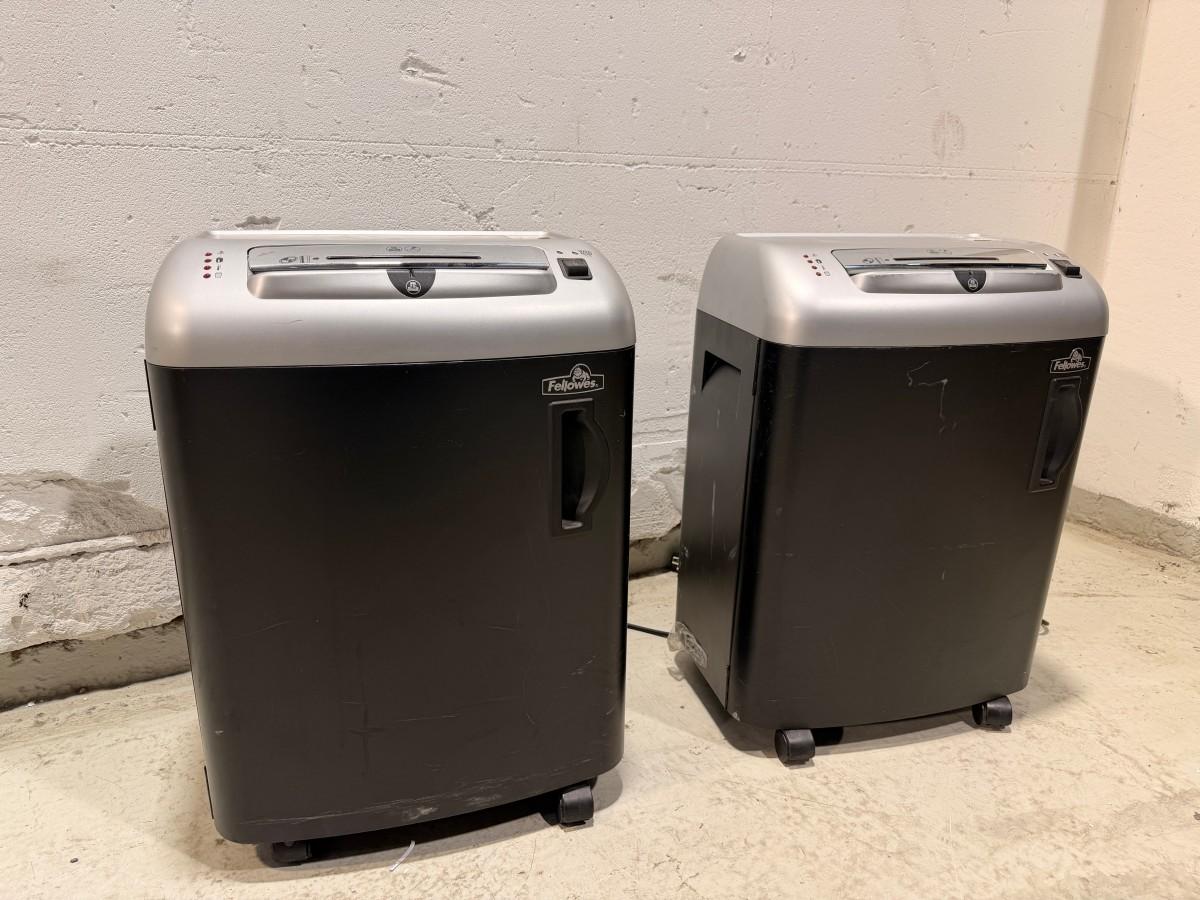2 stk Fellowes Powershred SB-87Cs makuleringsmaskiner