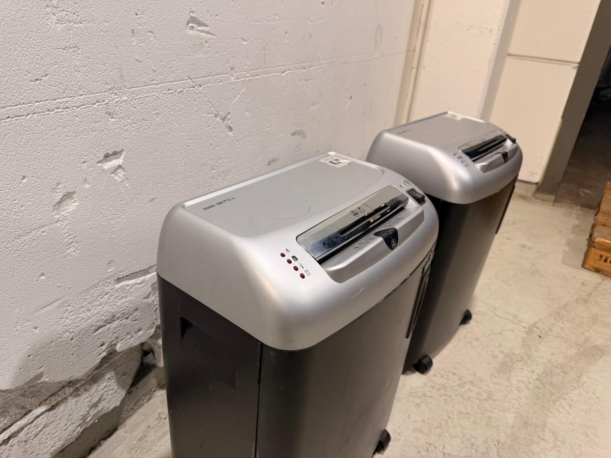 2 stk Fellowes Powershred SB-87Cs makuleringsmaskiner