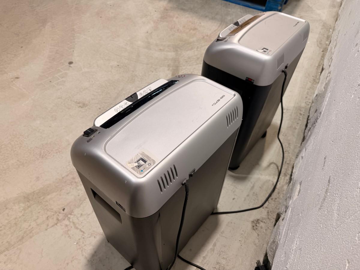 2 stk Fellowes Powershred SB-87Cs makuleringsmaskiner