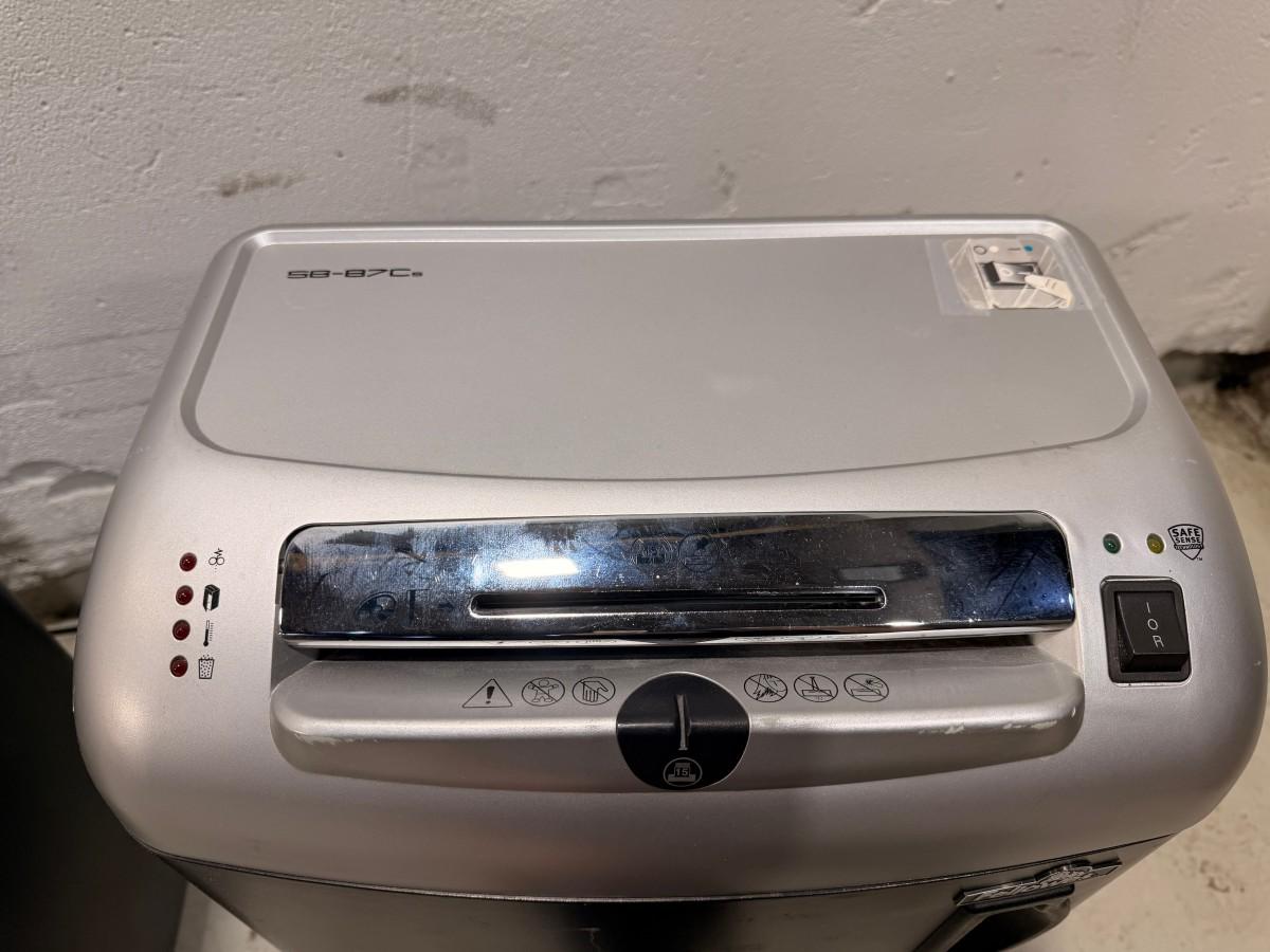 2 stk Fellowes Powershred SB-87Cs makuleringsmaskiner