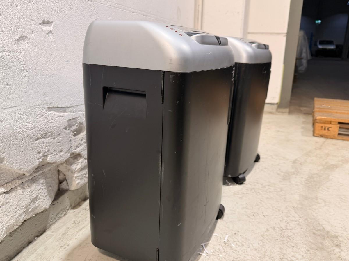2 stk Fellowes Powershred SB-87Cs makuleringsmaskiner