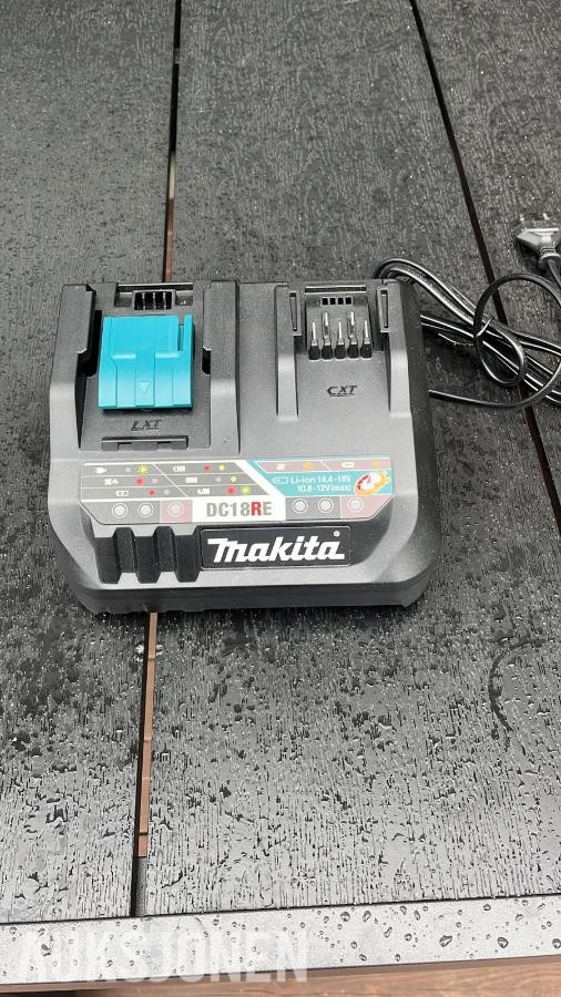 Makita DC18RE original kombi-hurtiglader for Makita Li-ion batterier.