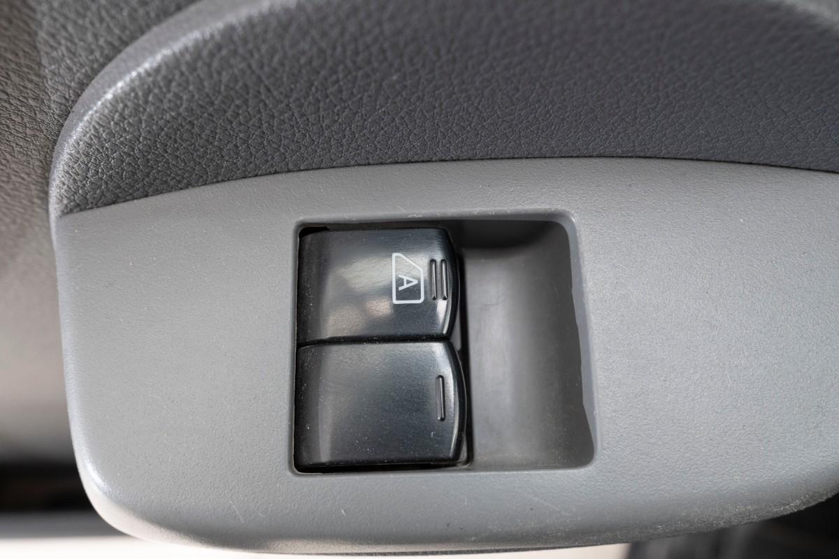 2020 Nissan e-NV200 40 KWH 7-SETER NAVI KAMERA VARMER