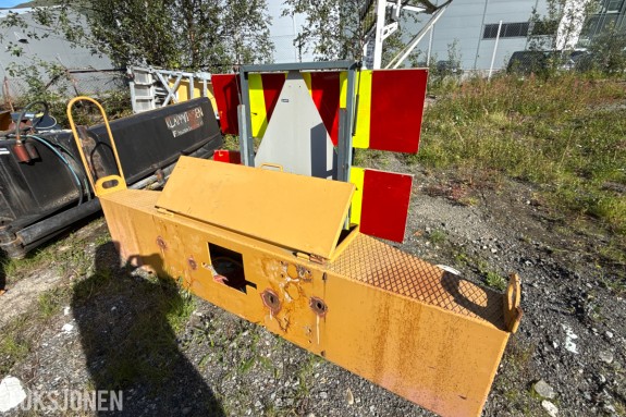 Verktøykasse til CAT140 Veghøvel