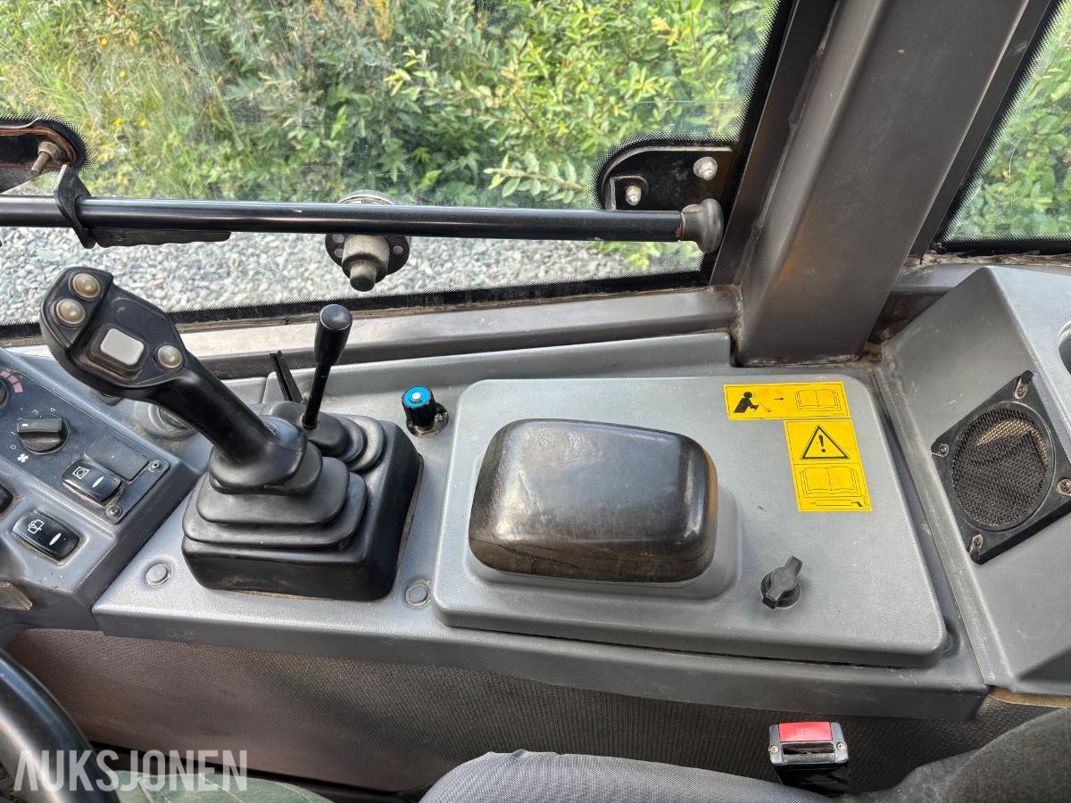 2016 Volvo L25F med Pallegaffel Skuffe og Snøkjetting