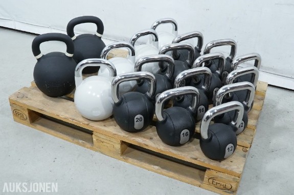 Parti med 18 kettlebells – 12 til 48 kg – totalt 408 kg