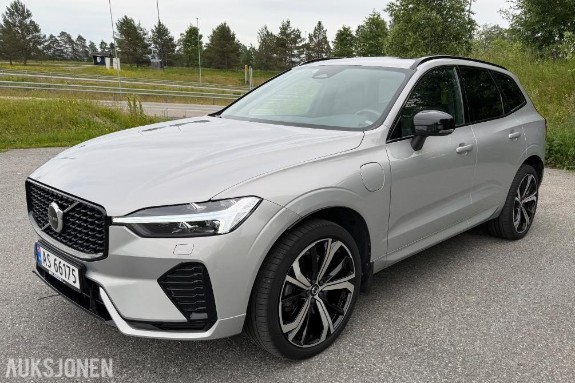 Volvo XC60 T6 AWD R-Design 412 hk Norsk bil Panorama Harman Kardon Hengerfeste