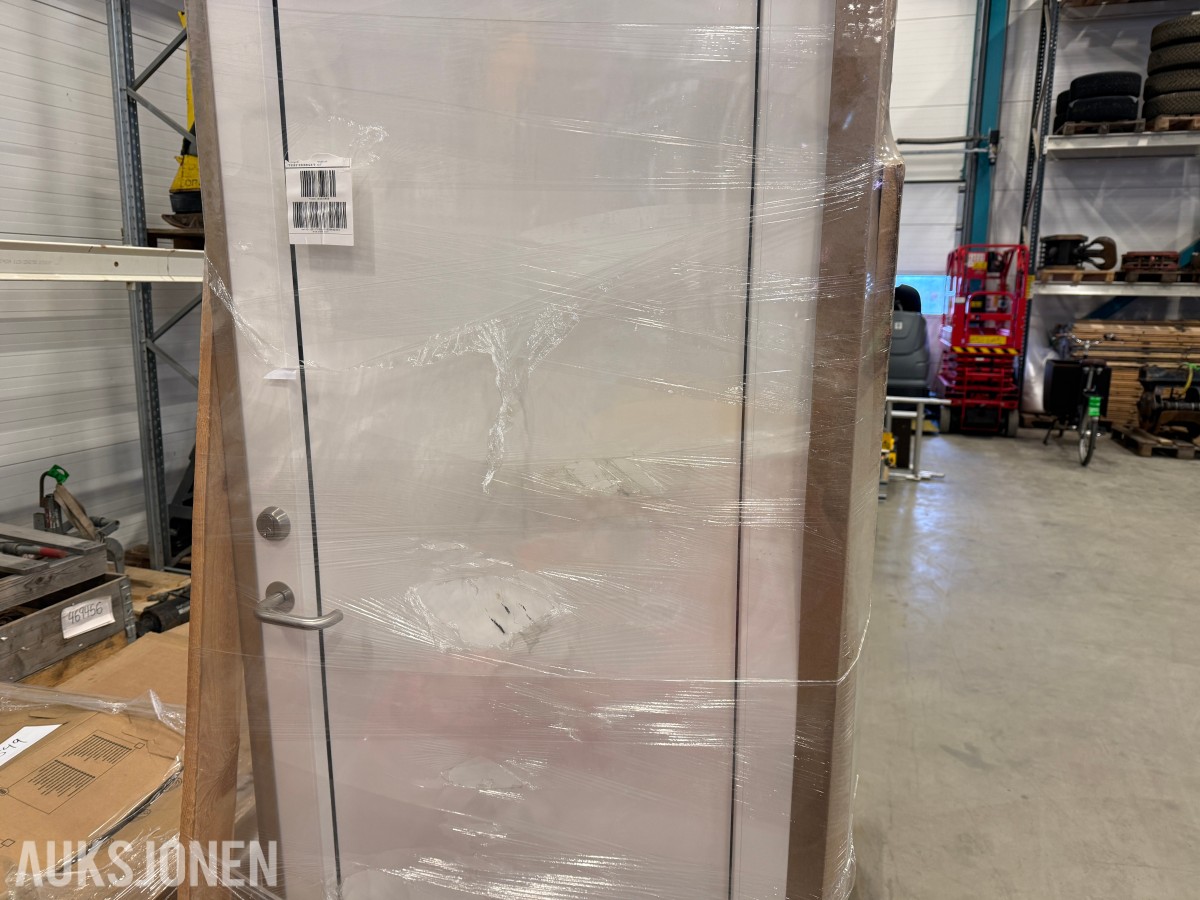 1 ny ytterdør 90X200cm Hvit