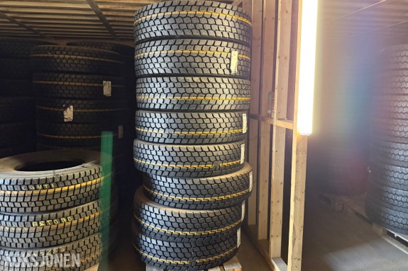 8 stk. nye Boss BWE2 lastebildekk – 315/80 R22.5