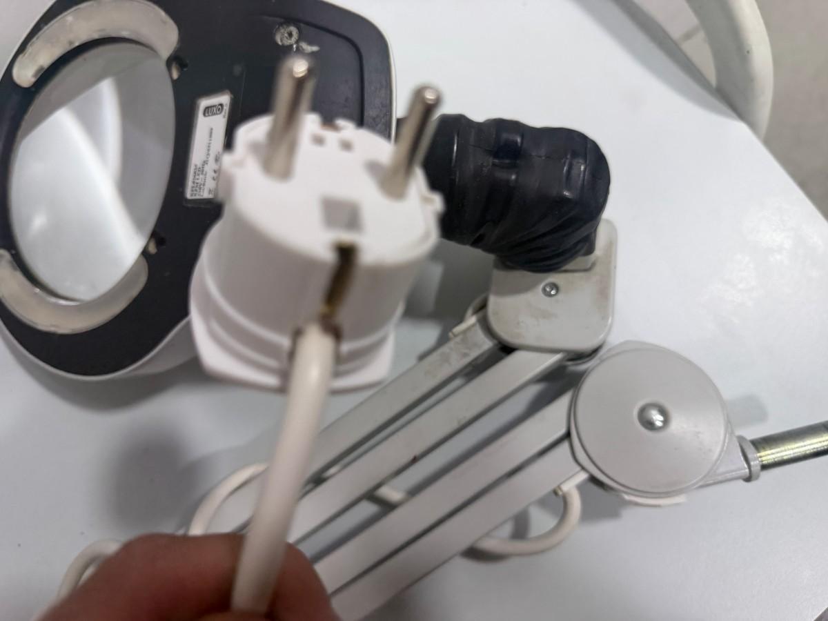 Utstyrspakke med behandlingsvogn, Luxo lupelampe og kasse