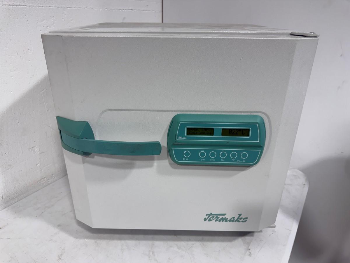 Termaks TS 9026 tørrsterilisator og Sorisa VO-10 damp-/ozonapparat