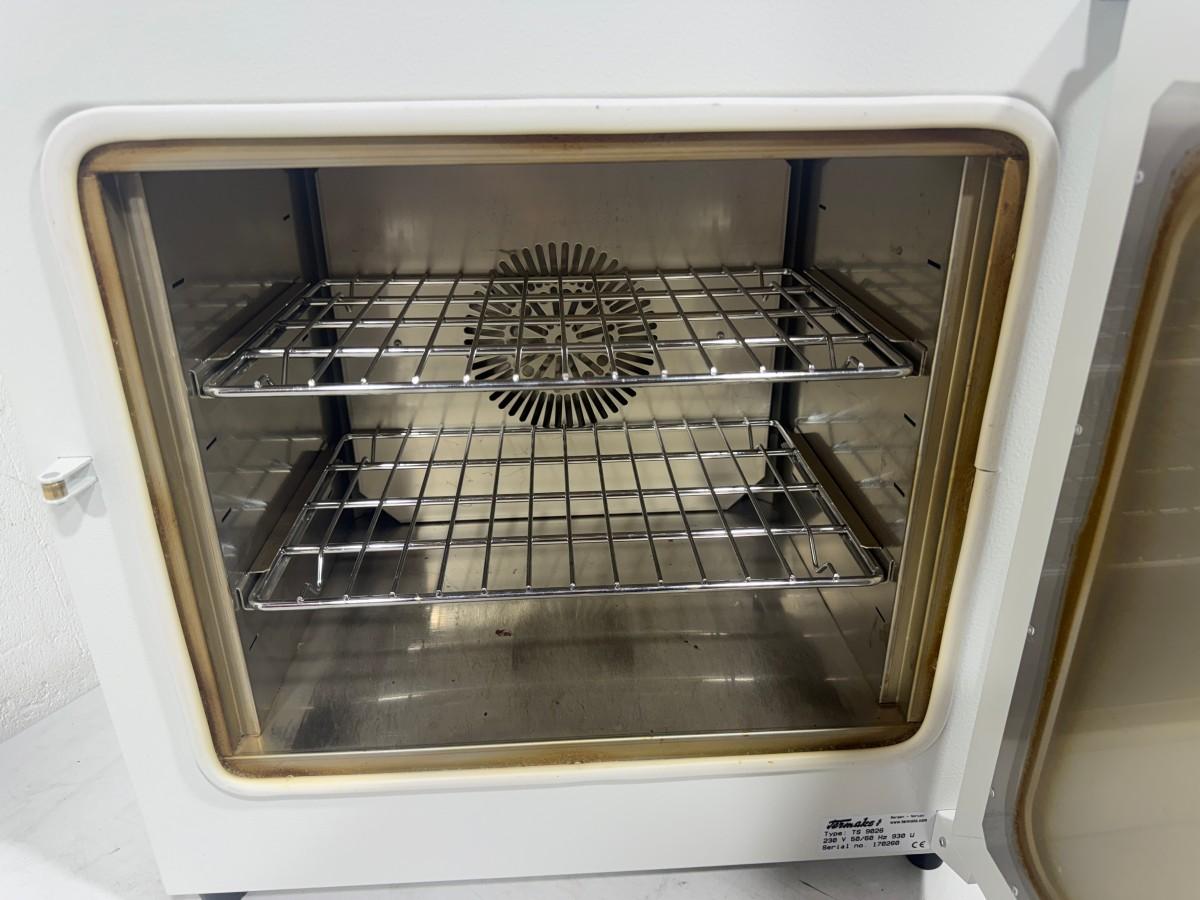 Termaks TS 9026 tørrsterilisator og Sorisa VO-10 damp-/ozonapparat