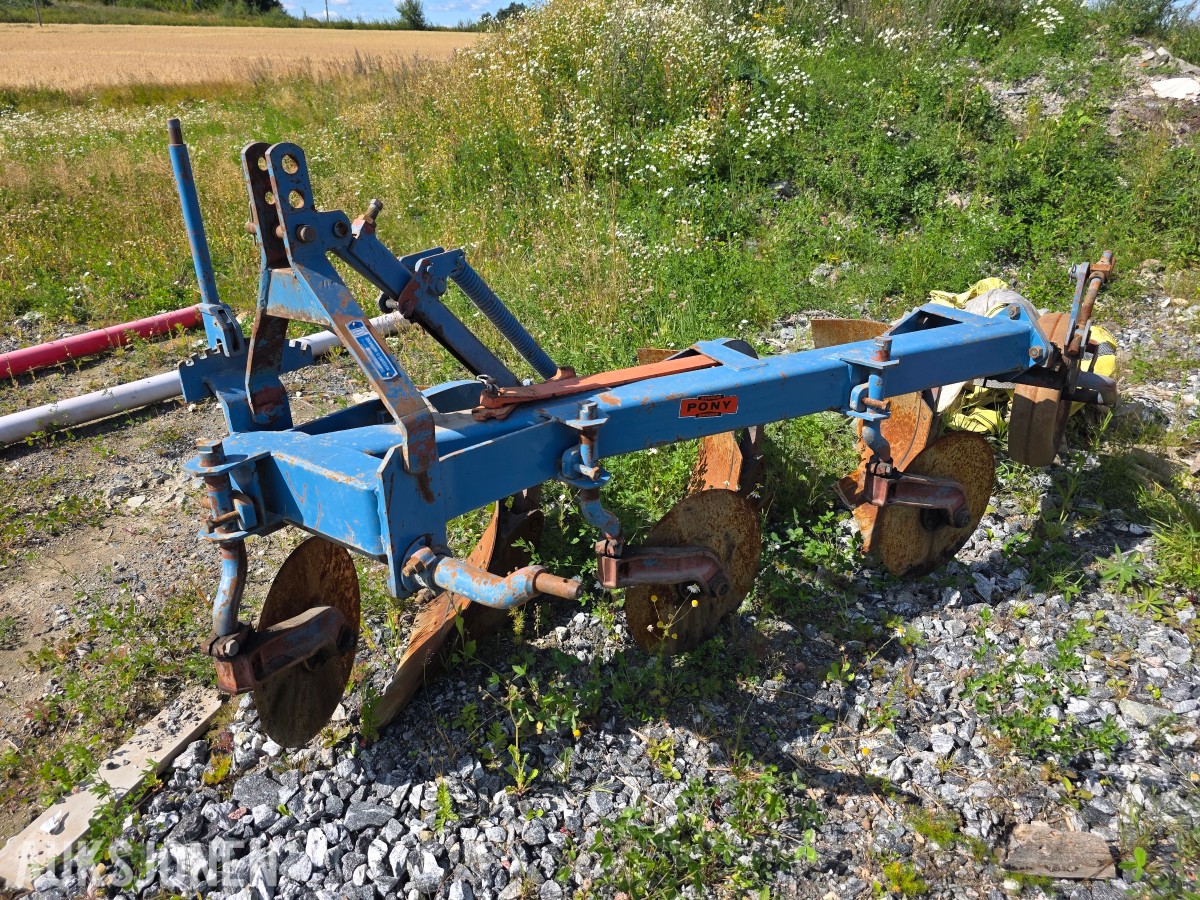 Øvrum pony 3 skjærs plog