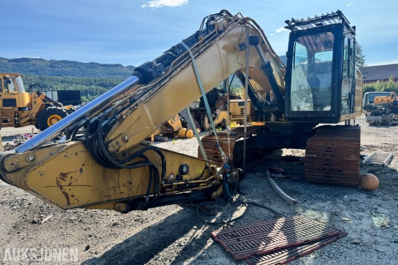 2017 Caterpillar 318FL gravemaskin – 2017 – ca. 4 500 timer – reparasjonsobjekt