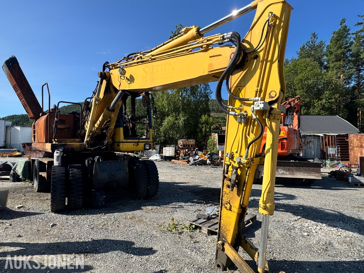 2012 Komatsu PW160-8 hjulgraver – brannskadet reparasjonsobjekt