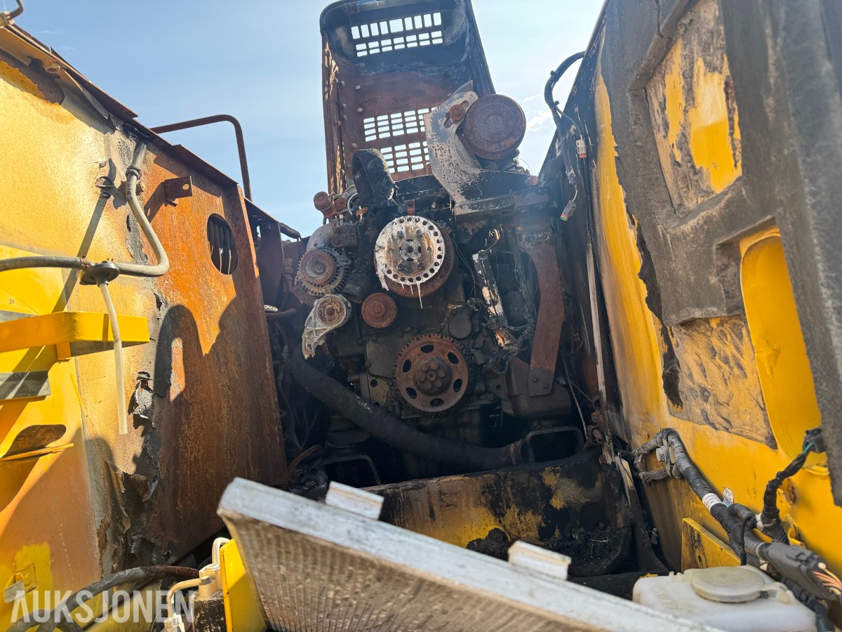 2012 Komatsu PW160-8 hjulgraver – brannskadet reparasjonsobjekt