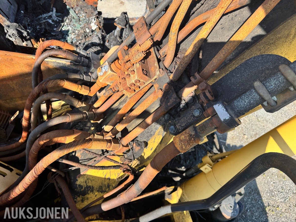 2012 Komatsu PW160-8 hjulgraver – brannskadet reparasjonsobjekt