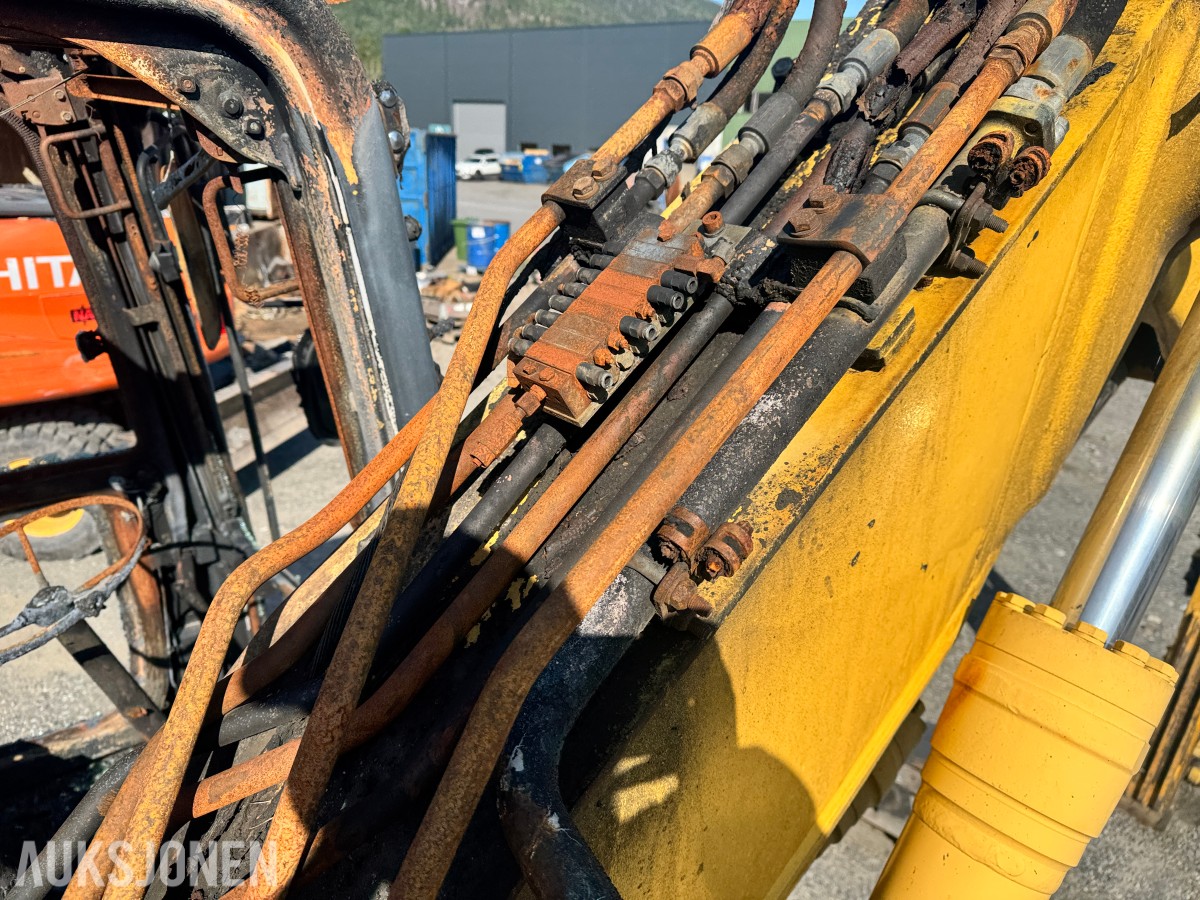 2012 Komatsu PW160-8 hjulgraver – brannskadet reparasjonsobjekt