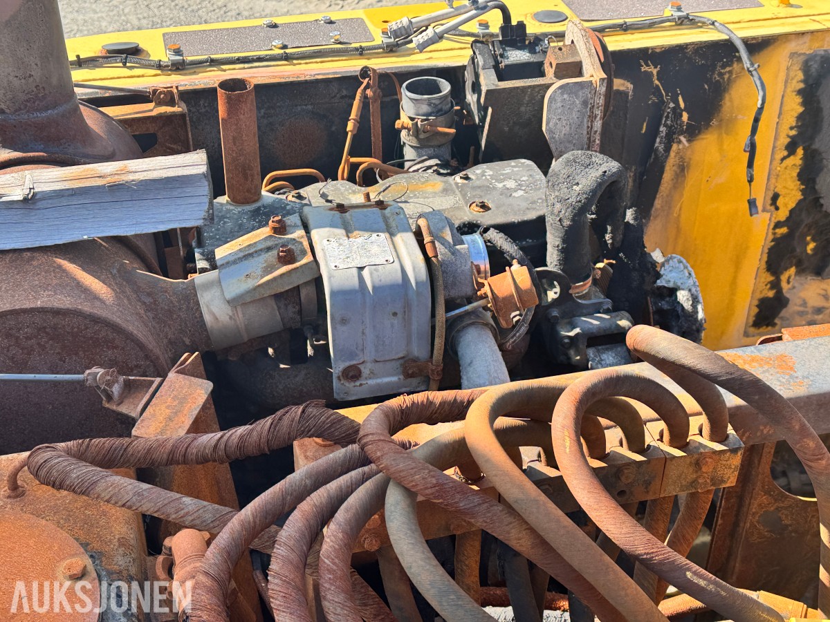 2012 Komatsu PW160-8 hjulgraver – brannskadet reparasjonsobjekt
