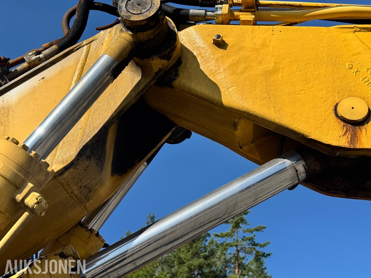 2012 Komatsu PW160-8 hjulgraver – brannskadet reparasjonsobjekt